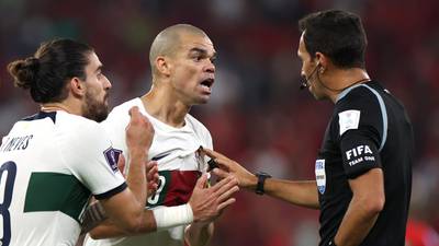 El monumental enfado de Pepe con el arbitraje tras la eliminación de Portugal en Qatar 2022
