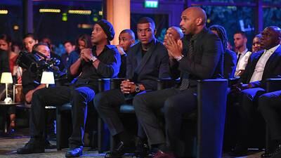 Ronaldinho anhela que Mbappé se quede en el PSG