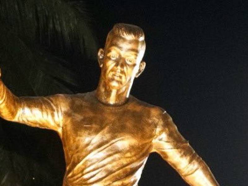 Inauguran estatua de Cristiano Ronaldo en India y genera revuelo en esa región