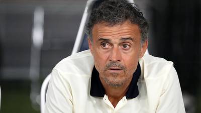 Luis Enrique se queja de la cancha del Clermont tras empatar con el PSG