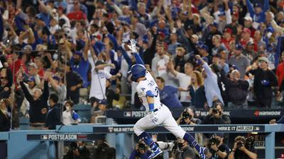 VIDEO. Cuadrangular de Chris Taylor lleva a los Dodgers a la Serie Divisional