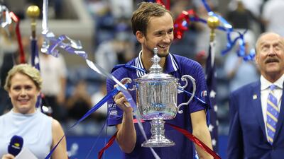VIDEO. ¡Medvedev borra a Djokovic y gana su primer Grand Slam!