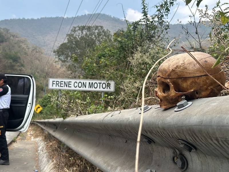 Misterio rodea el cráneo localizado en carretera hacia la Antigua Guatemala