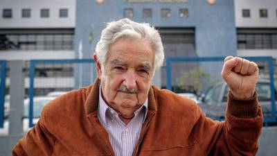 José Mujica renuncia a su bancada de senador en Uruguay