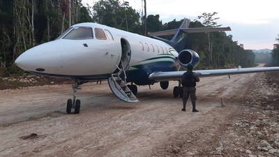 Localizan jet con posible cocaína en Petén