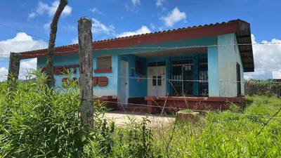 Diputada cuestiona abandono de centro de salud en Chimaltenango