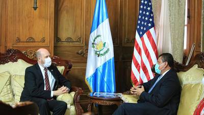 Embajador de Estados Unidos se reúne con vicepresidente Castillo