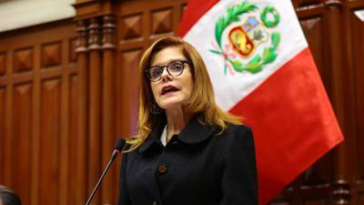 VIDEO. Mercedes Aráoz asume la presidencia del Perú; Vizcarra es suspendido &#34;temporalmente&#34;