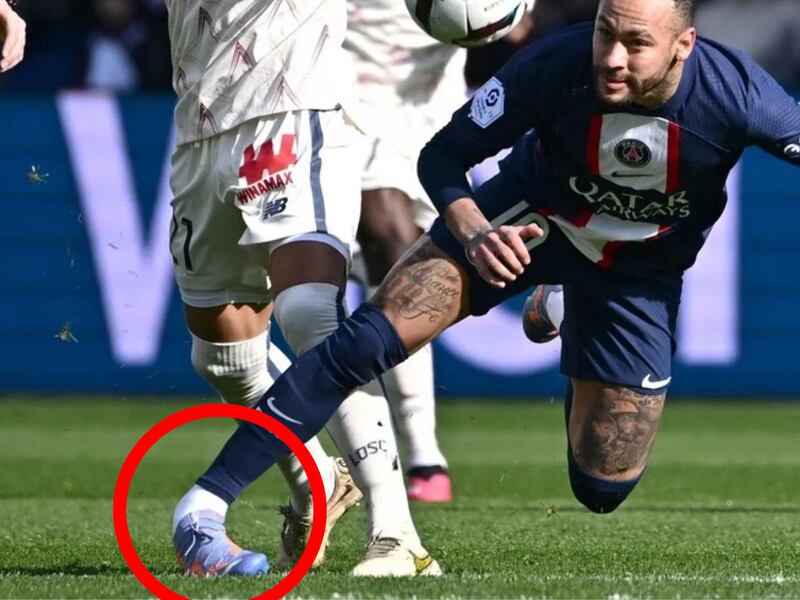 ¡Malas noticias para el PSG! Terrible lesión acaba con la temporada de Neymar