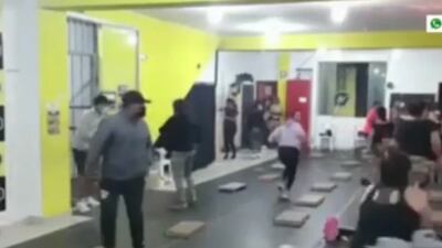 VIDEO. Delincuentes armados asaltaron gimnasio en plena clase de aeróbicos