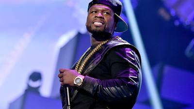 VIDEO. 50 Cent arroja micrófono a fan y le provoca grave herida