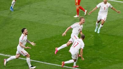 Eurocopa: Dinamarca se impone a Gales, sin despeinarse, y clasifica a los cuartos de final