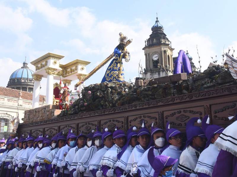 Emotiva procesión infantil de Jesús Nazareno de Candelaria recorre zonas 1 y 2