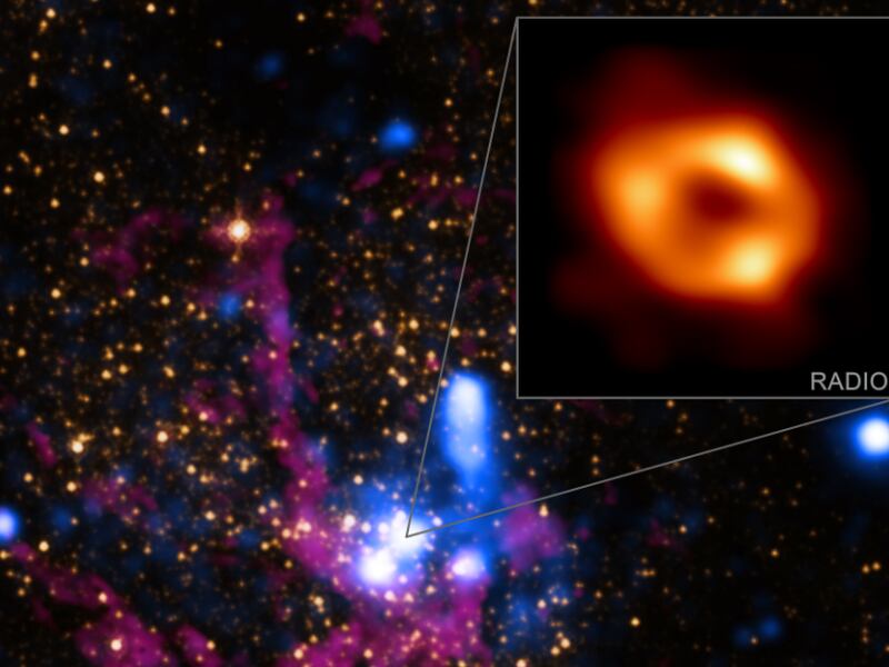 Mira la primera foto del agujero negro supermasivo en el centro de nuestra galaxia