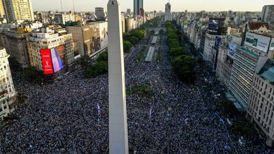 Millones de argentinos recibirán a su selección como héroes este martes