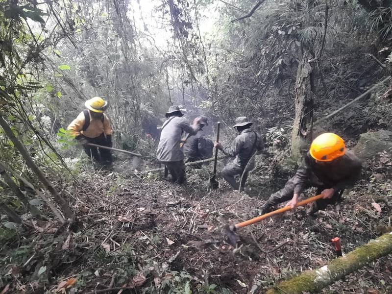 Municipalidad de Quetzaltenango emite alerta anaranjada por reactivación de incendios en la región