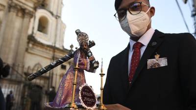 Católicos retoman las procesiones suspendidas por la pandemia