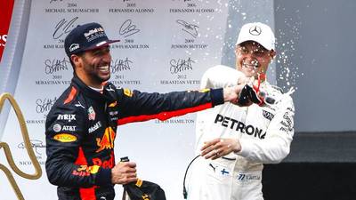 Bottas celebra el triunfo en el Gran Premio de Fórmula Uno de Austria