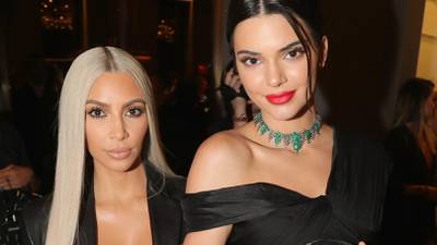 MET Gala: Kendall Jenner llega enseñando trasero y Kim Kardashian semidesnuda
