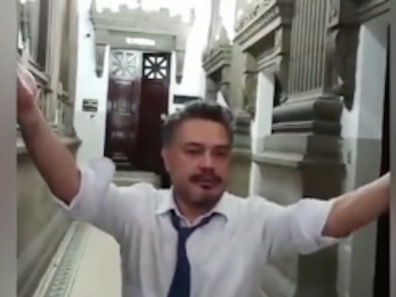 Videos del diputado Javier Hernández se hacen tendencia en redes sociales
