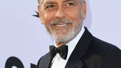 VIDEO. George Clooney herido levemente en accidente de tráfico en Italia