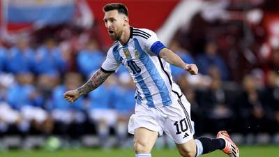 Messi deslumbra en media hora y Argentina golea a Jamaica en amistoso