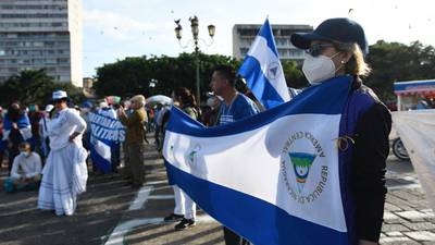 Nicaragüenses protestan en la Plaza de la Constitución por el proceso electoral en su país
