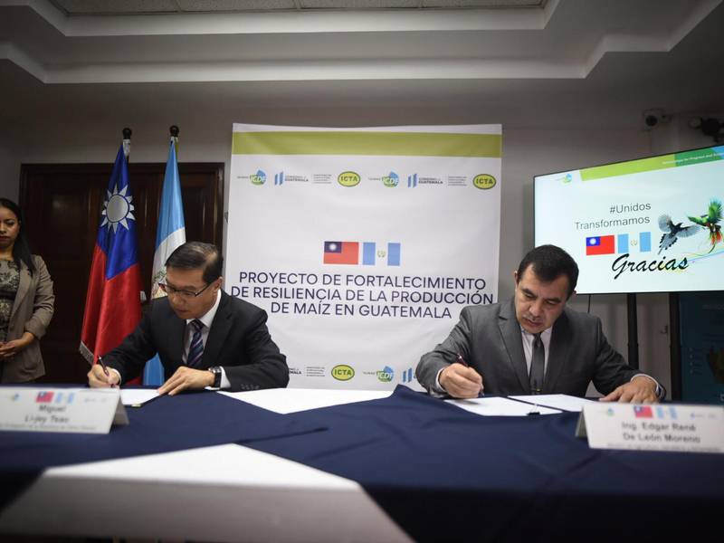 Se firma convenio de cooperación para apoyar a productores del maíz en Baja Verapaz