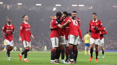 Manchester United golea y se mete en la lucha por puestos de Champions