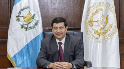Edwin Martínez Cameros es juramentado como Ministro de Finanzas
