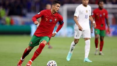 Cristiano Ronaldo buscará convertirse en el máximo goleador de selecciones ante Irlanda