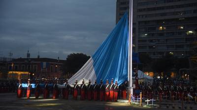 Las mejores estampas del izado de la Bandera de Guatemala
