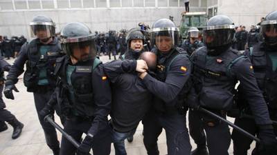 Nobel de la Paz guatemalteca critica violencia policial en Cataluña