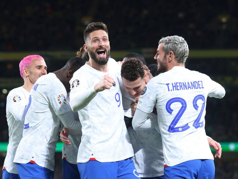 Francia se lleva los tres puntos de Dublín; Nathan Aké impulsa a Países Bajos
