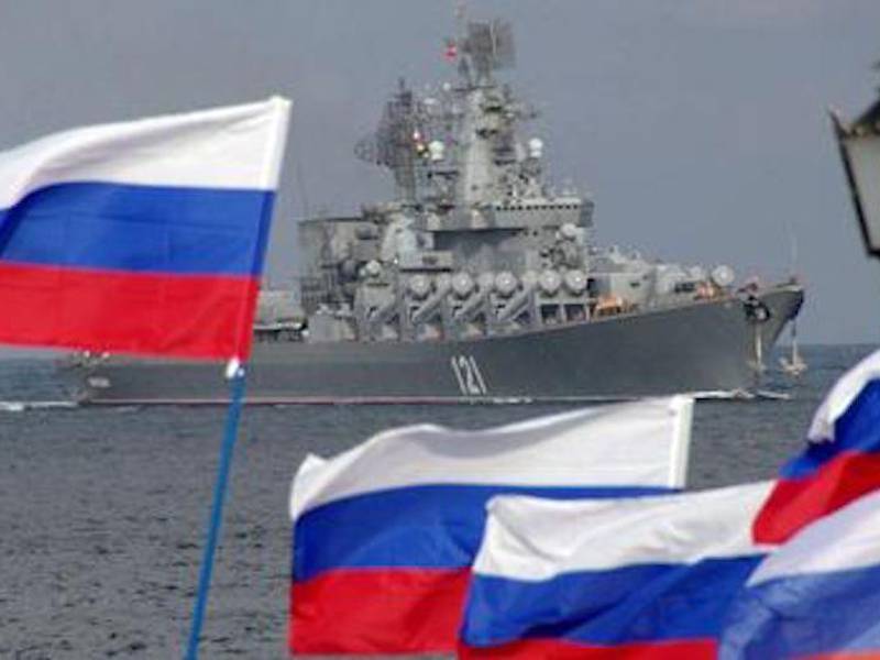 Ucrania ataca el buque insignia ruso “Moscú” con misiles y provoca incendio