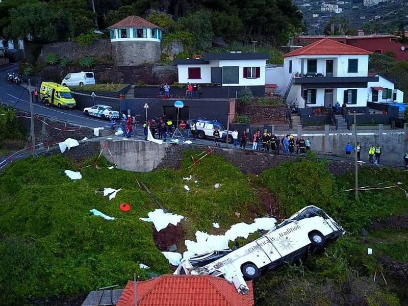 Trágico accidente de autobús deja más de 20 muertos en Portugal