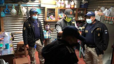 Fuerzas de seguridad detienen a dos personas por venta de drogas