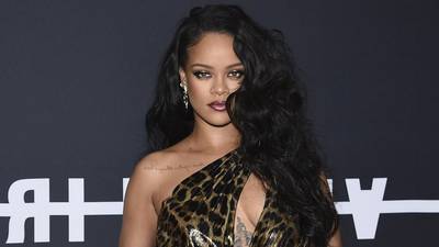 Rihanna presume su boody en escandalosa lencería