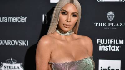 Kim Kardashian enciende en Instagram para promover su nuevo perfume