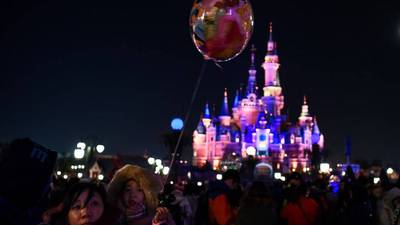 Apagón obliga a evacuar varias atracciones en Disneylandia