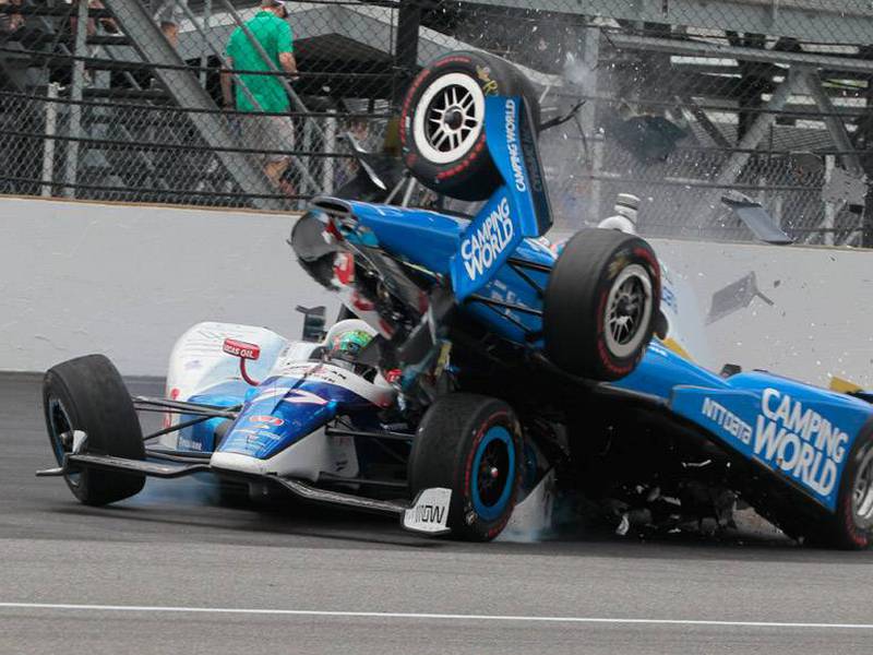 VIDEO. Scott Dixon fuera de Indianapolis 500 tras escalofriante accidente