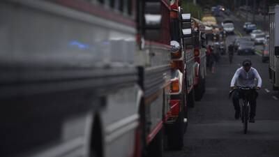 Buses entre Antigua y Capital suspenden servicio por extorsiones