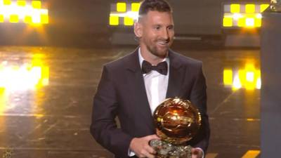 ¡El mundo del futbol a sus pies! Messi gana por octava ocasión el Balón de Oro