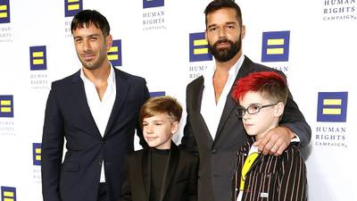 Ricky Martin publica fotos inéditas de sus cuatro hijos con su madre