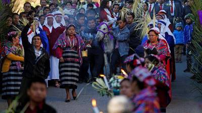 VIDEO. San Pedro Sacatepéquez vive su tradicional procesión de Jesús y su borriquita