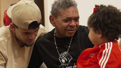 ¡Emotivo! Luis Díaz se reencuentra con su padre tras el secuestro
