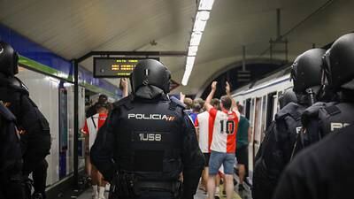 Detenidos seis aficionados del Feyenoord por altercados en el estadio del Atlético
