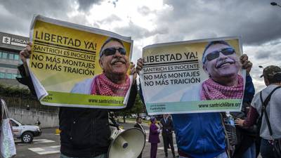Ordenan excarcelar a exjefe de las FARC requerido por EE. UU.