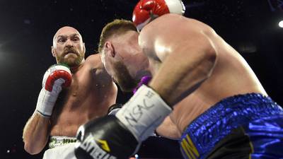 Tyson Fury sufre impactante corte en el rostro en sangrienta pelea con Otto Wallin