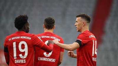 Bayern Münich golea al Frankfurt y se mantiene en el liderato